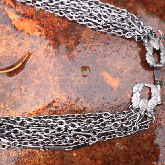 Vintage Multi 8 strand silver necklace with leaf clasp - Picture 5 of 7